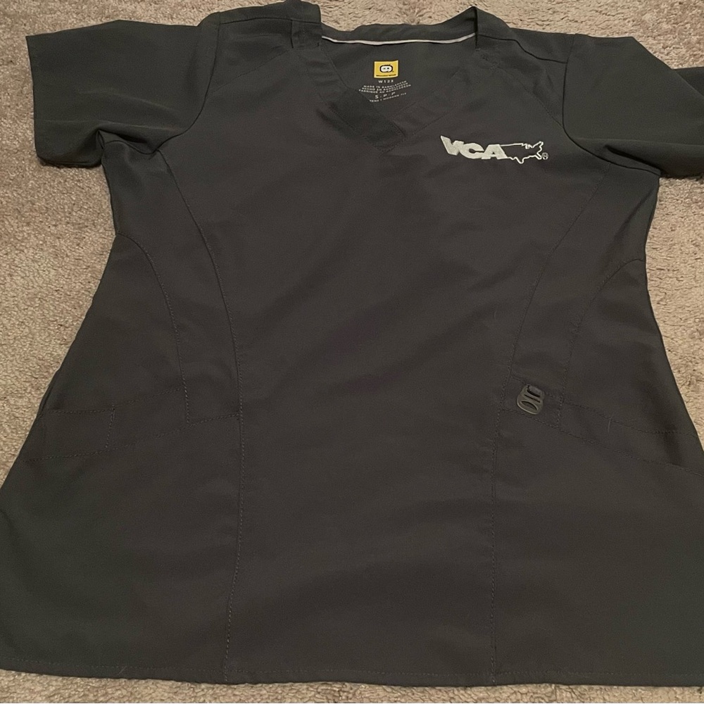 VCA Wonder Wink Scrubs- Navy Blue & Grey